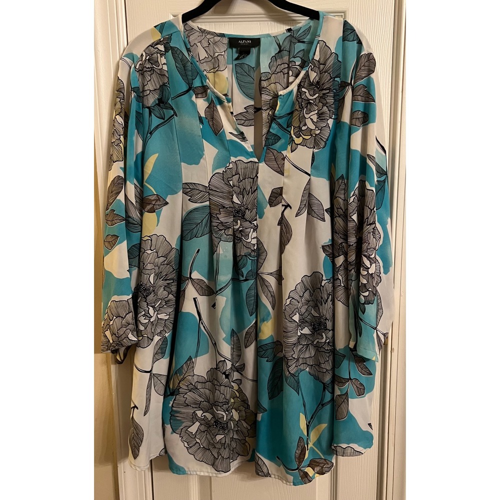 Alfani Woman Turquoise Floral Split Neck Pleated Blouse 18W WPL 8046
